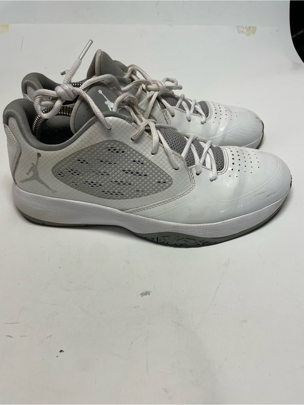 Air Jordan Blazing Nike White Metallic Gray Shoe 509308-100 Men Size US 9
